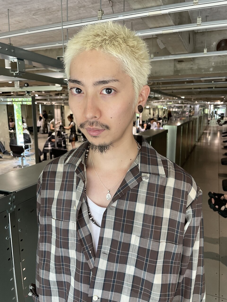 ハイトーン坊主：L252999325｜リム(LIM)のヘアスタイル