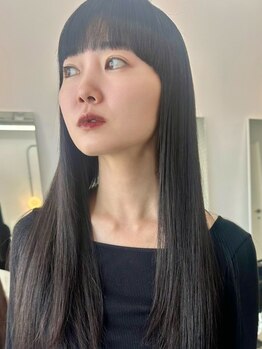 ソーンズ ヨイク(thorns YOIKU)の写真/ただ真っ直ぐなだけじゃなく、毛先のニュアンスを楽しめるスタイルも可能◎髪のクセや広がりをしっかり改善