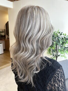 ブリッツ レボ(BLITZ-REVO) ホワイトベージュ！