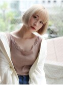 美髪金髪ハイトーンミニボブケアブリーチ小顔前髪デザインカラー