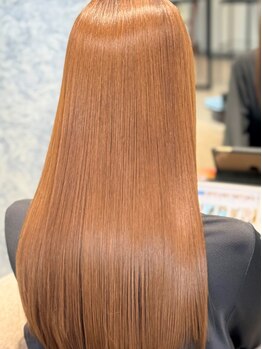 テテ(tete)の写真/潤いを重ね、やさしい艶を宿す。ナチュラルに輝く髪が、あなたの毎日をそっと彩ります。