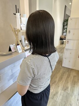 ジュエ ヘアー デザイン(Jue hair design) 夏映えオリーブカラー/切りっぱなしボブ/ワンカラー/知立