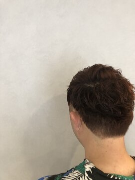 キー(KEY) ツーブロック コンマヘア