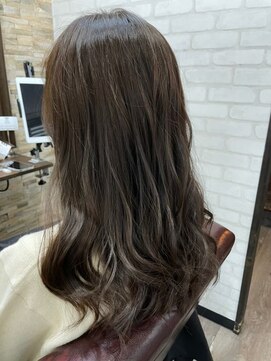 ハサミバイアトリエナガノ 千葉(8sami by atelier nagano) ショートボブ/センターパート/ツヤ髪/グラデーション/イヤリング