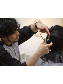 《袋町◆隠れ家Salon》トップスタイリストの丁寧なカウンセリングとマンツーマン施術で、理想を実現へ。