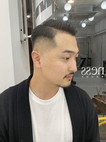 ウェルネス(Wellness)&nbsp;サイドパート　スキンフェード