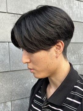 ヒュイル バイ ニアウ(Hwyl by Niau) メンズマッシュセンターパートスパイラルパーマニュアンスパーマ