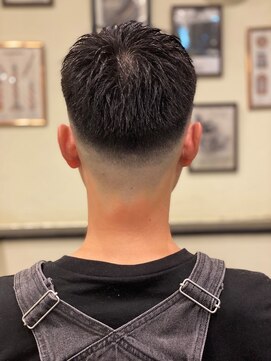 スカイマスターバーバー 渋谷(SKY MASTER BARBER) スキンフェードアップバング[渋谷/フェード/バーバー/理容室]