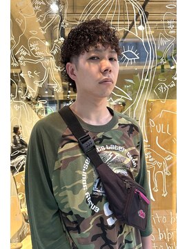 ビビト(bibito) bibito short wolf wave perm ウルフ　パーマ　刈り上げ エッジ