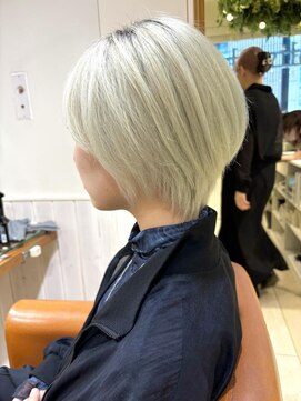 ネオリーブ クタ 町田店(Neolive kuta) 【Neolivekuta】ショート×ホワイトブリーチ