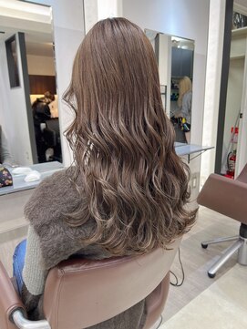 エイム(AiM) グレージュ