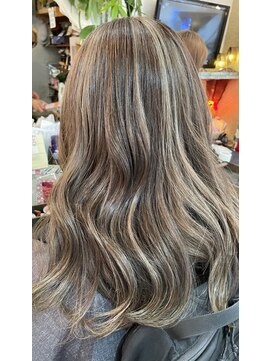 ココラー(COCOlar) アッシュグレージュ×ハイライト