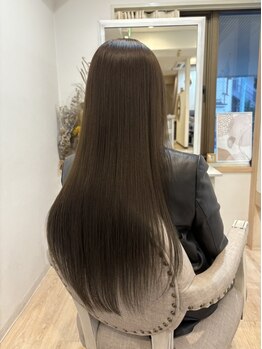 ビューティーサロン グレース(BeautySalon GRACE)の写真/湿気やうねり対策におすすめ◎手入れが楽になる艶ストレートを手に入れて♪