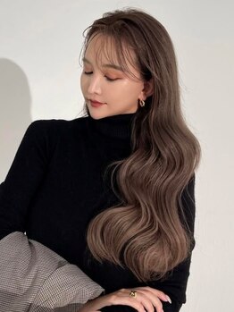 オーレン 横浜(oren)の写真/【SNSで話題!モデルさんも通う人気サロン♪】巻き髪もストレートも上品なツヤのある大人のロングヘアを!