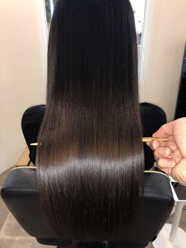 アールサロン アオヤマ(Rr SALON AOYAMA) プラチナミネコラストレート