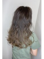 フロート 小阪店(float) グラデーションカラー_耳かけ,毛先パーマ,イメチェン