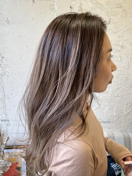 ペネロープ(Penelope) ハイライト　バレイヤージュ　ベージュ　YACHI