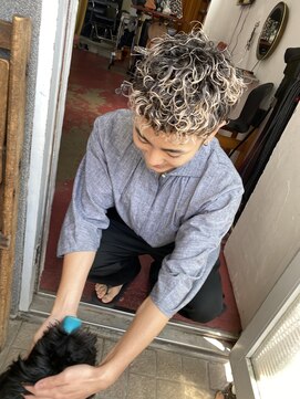 キュエ(qiie) qiie/ブリーチ/パーマ/ハイトーン/ダブルカラー/インナーカラー