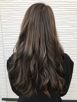 パルクヘアー(Parc hair)の写真/《年中無休》天然由来成分配合のカラー剤使用。美髪はもちろん、髪&頭皮に優しい大人女性に嬉しいsalon◎