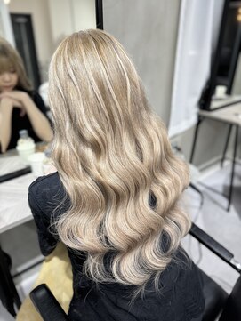 アルマバイロサ(ALMA by ROSA) ハイブロンド×エクステ/担当:【ギャル仙人】RENTA