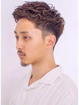 アイスバーグ ウェスト 清澄白河(eyesburg W/est) アップバング短髪ツーブロック束感