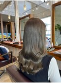 グレージュ切りっぱなしボブ前髪ありミニボブミルクティベージュ