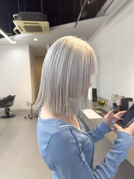 イロ(iro.) ホワイトカラー