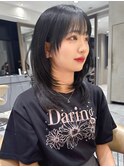 流行りのミディアムレイヤー垢抜け 前髪カット 顔まわりレイヤー