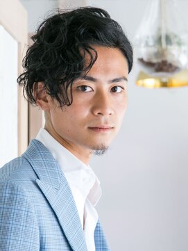 プシュケ(PSYCHE) 無造作ニュアンスパーマ×黒髪