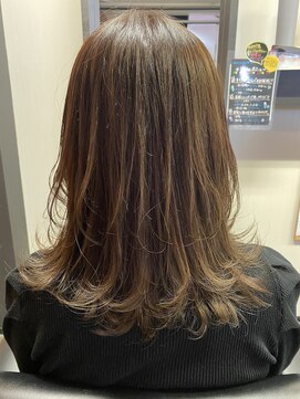 ジェリカ(Jlica) 20代30代　ふんわり揺れるレイヤースタイル