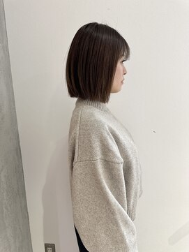 ヨーク(YOKE) YOKE 30代40代ぱつっとボブ切りっぱなしボブオリーブベージュ