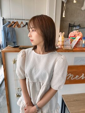 エヴァン(HEVIN) ベージュ☆外はねボブ