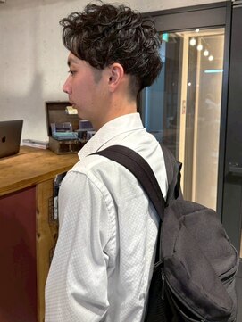 アトリエ(atelier.) 刈り上げ ツーブロック スパイラルパーマ 黒髪  メンズパーマ