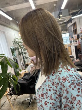 イット(it.) kana ブリーチ ミルクティーベージュ