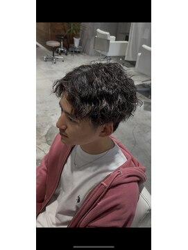 ミリ(milli Produce by ITAKURA) ツイストスパイラルパーマ