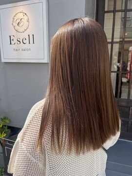 エゼル(Esell) 柔らかさと艶を演出したヘアカラー