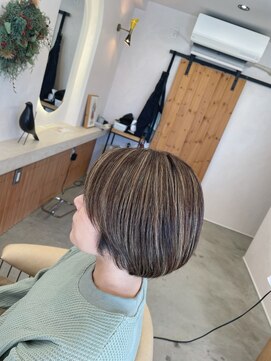 ショートボブのハイライトカラー♪