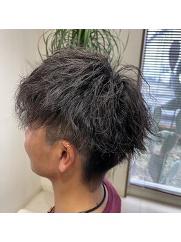 リュクス(LUXE)の写真/男性のおしゃれを引き立てるカジュアルなヘアスタイル◇再現性も高く、毎朝のセットも楽になる！