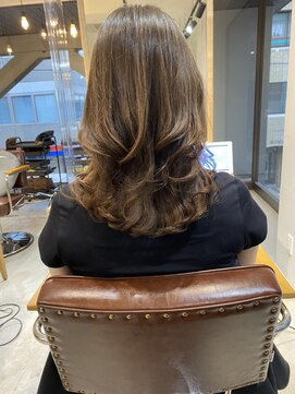 サードバイローラン(THiRD by ROULAND) 【THiRD】ゆる巻きカーキベージュ