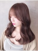 顔まわりカット_チェリーブラウンフェミニンロング_ba404541