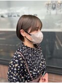 オリーブグレージュ