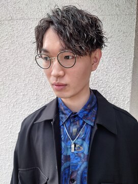 シザーズ(scissors) 前下がり縦落ちスパイラル×マッシュスタイル