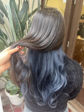 アン(Hair make un) インナーブルーカラー