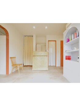 年齢と共に変わる髪に、あなただけの特別なケアを。髪質やお悩みにしっかり寄り添い、理想の髪を創ります＊