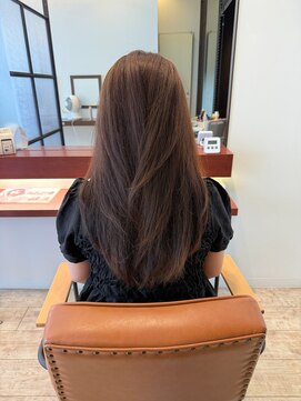 マーリャヘアー(mallia hair) やわらかい質感のウェーブ×艶カラー