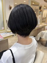 アッシュ 仙川店(Ash) 大人可愛い30代40代50代前下がりショートボブ丸みショートひし形