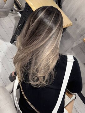 シェルヴ(XELVE) インスタ総フォロワー4万人のシャドウルーツ