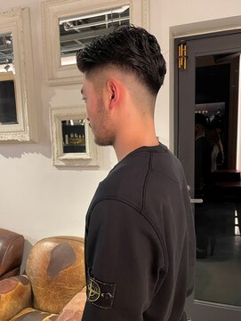 ブロック ジャポン(bloc japon) フェードカット×フェザーパーマ