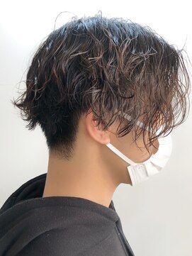 デイズ(DAYS) ツーブロック/センターパート/波巻き/スパイラル/パーマ