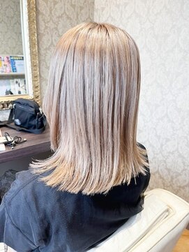 アーリアエスウーノ(A:ria es uno) ミルクティーカラー/ホワイトミルクティーカラー